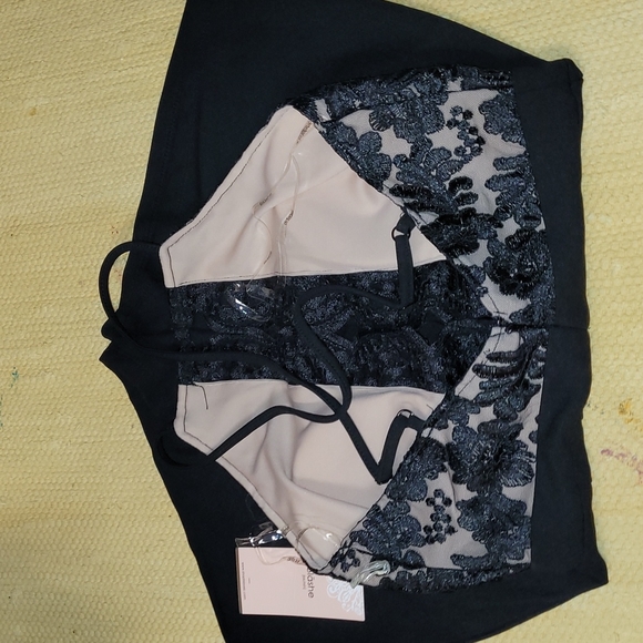 Blāshe Romper - Picture 3 of 3